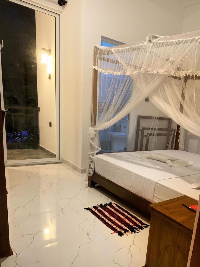 Golden Wave Hotel Ахангама Екстериор снимка