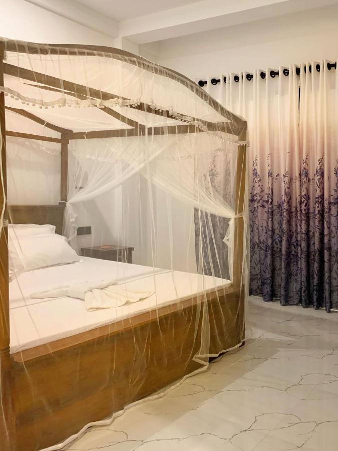 Golden Wave Hotel Ахангама Екстериор снимка