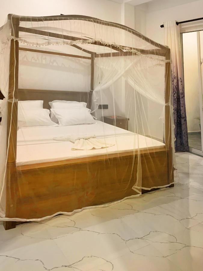 Golden Wave Hotel Ахангама Екстериор снимка
